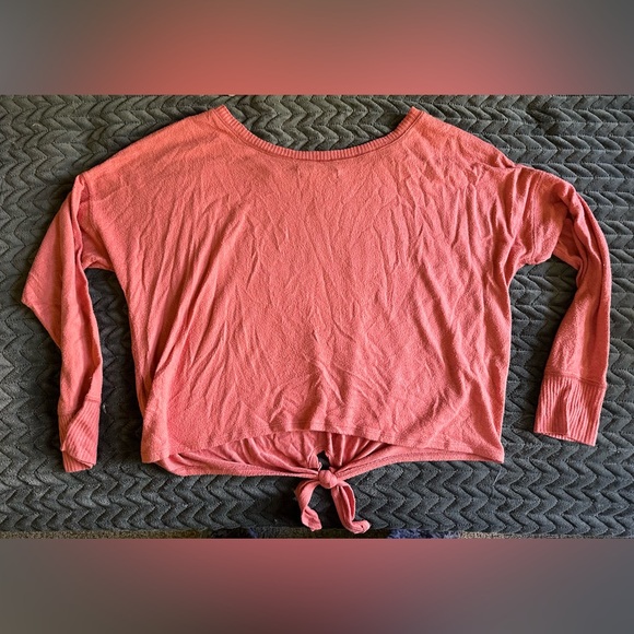 Abercrombie and Fitch | front knot off the shoulder longsleeve - Picture 4 of 4